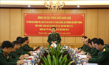 Đại tướng Ngô Xuân Lịch thăm, chúc Tết cán bộ, công nhân viên Nhà máy Z111