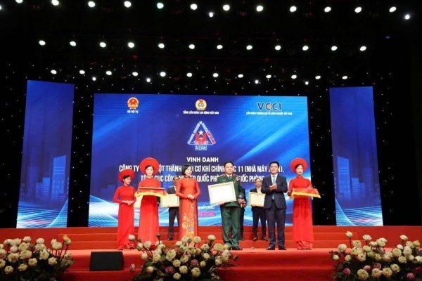 NHÀ MÁY Z111 – ĐIỂM SÁNG DOANH NGHIỆP QUÂN ĐỘI VÌ NGƯỜI LAO ĐỘNG